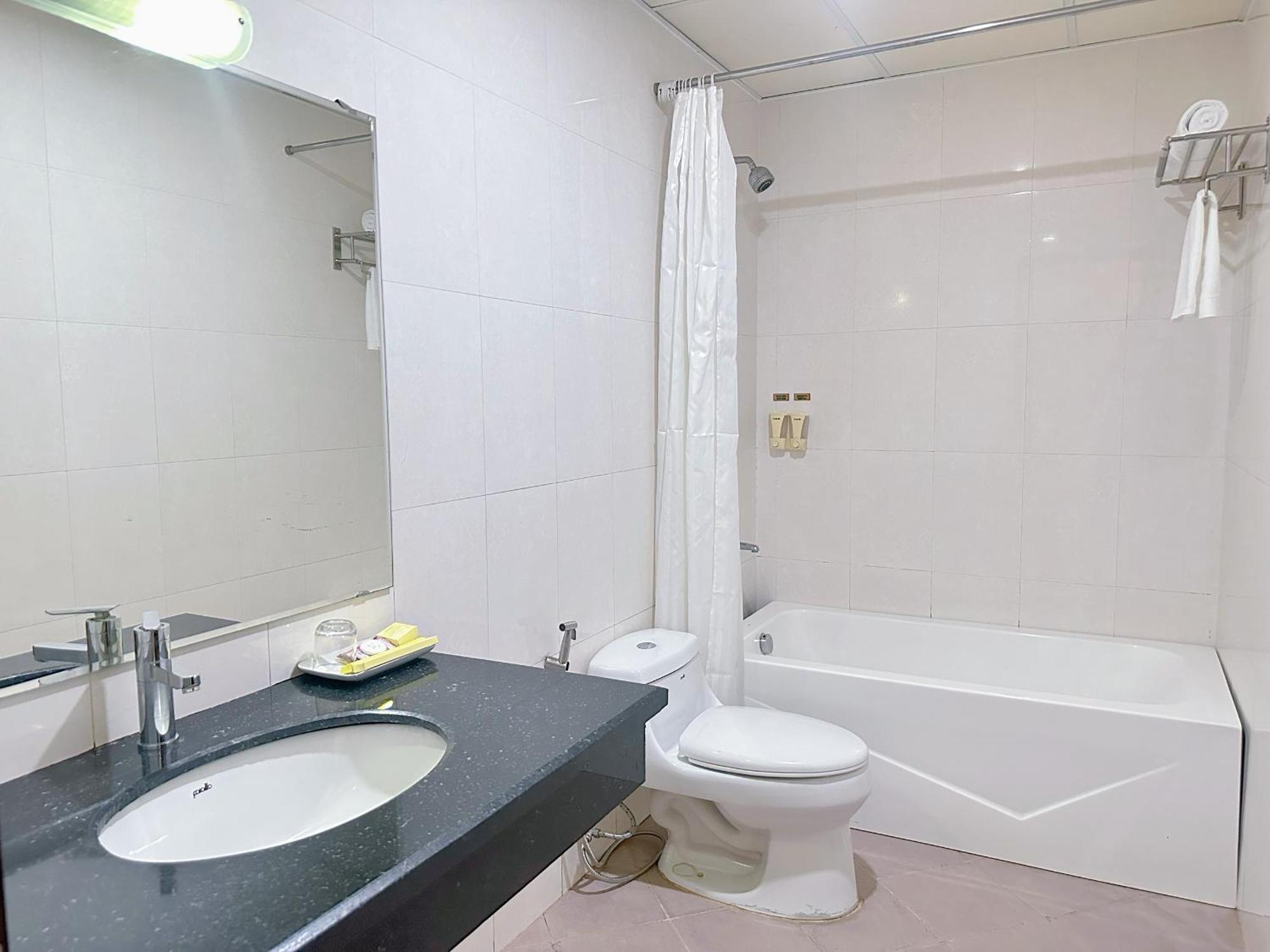 Ruby Star Hotel- Near Ben Thanh Market Cidade de Ho Chi Minh Exterior foto